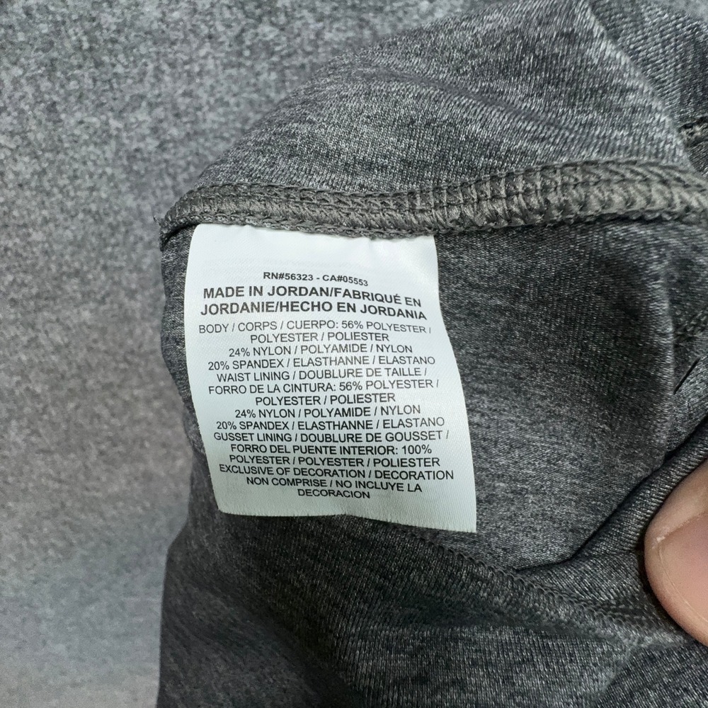 Nike Leggings Women Small Gray High Rise Legendary Tight Fit Capri Training NEW - Picture 9 of 10